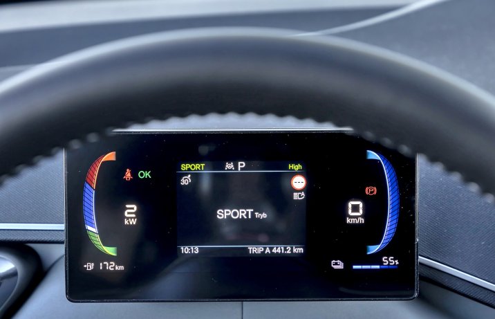 BYD Dolphin Surf Comfort – deska rozdzielcza, wyświetlacz przed kierowcą