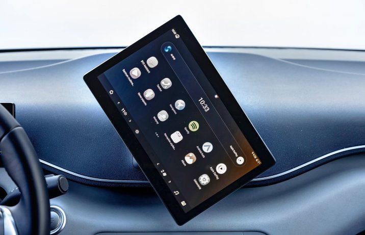 BYD Dolphin Surf Comfort – deska rozdzielcza, obrotowy ekran ccentralny