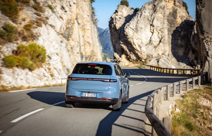 Leapmotor B10 Hybrid EV