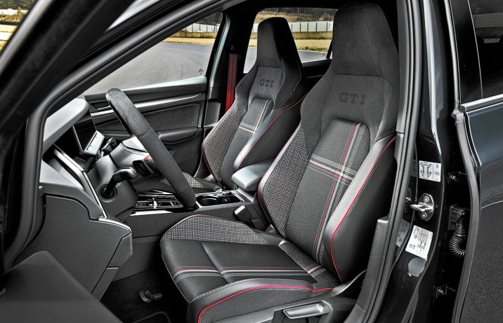 Volkswagen Golf GTI Edition 50 – wnętrze, fotele