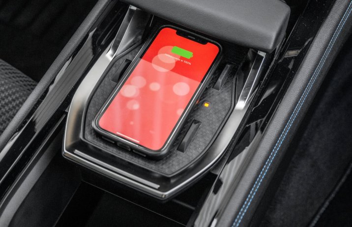 Renault Austral full hybrid E-Tech 200 esprit Alpine – ładowarka do telefonu