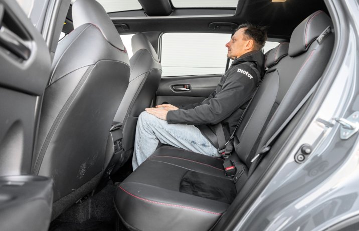 Toyota Corolla Cross - kanapa