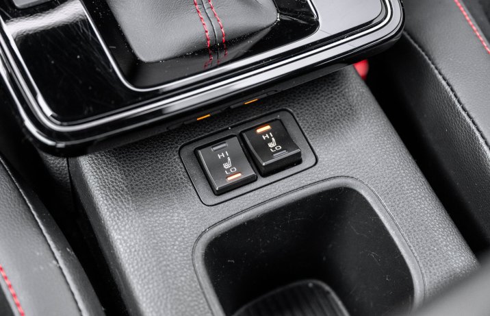 Toyota Corolla Cross - ogrzewanie foteli