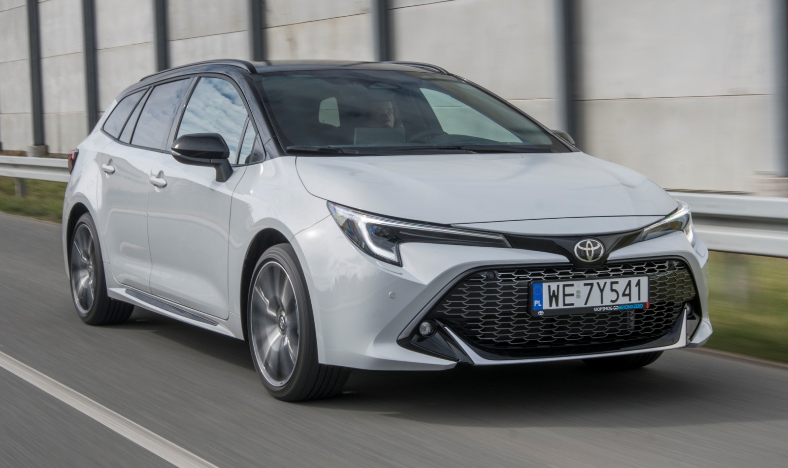 toyota-corolla-przod