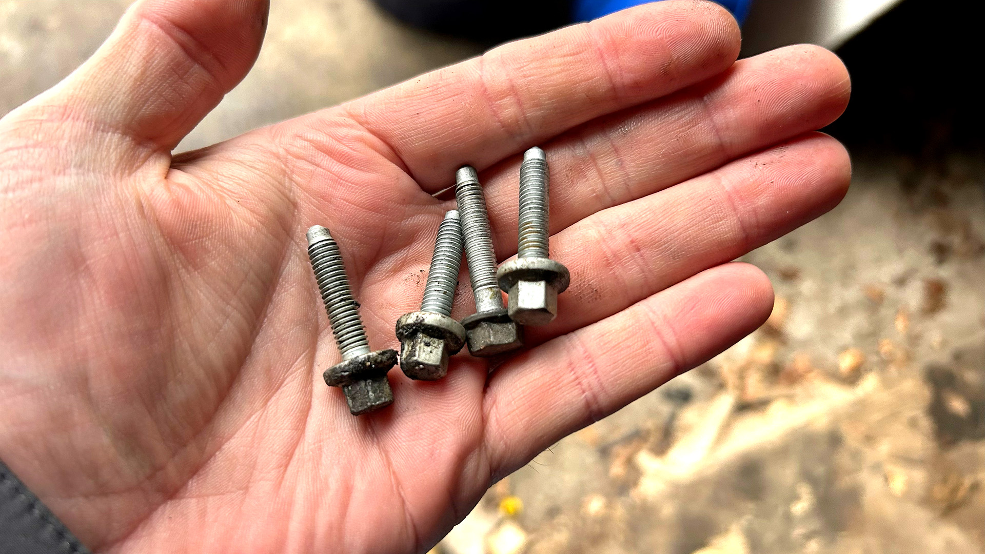 śruby drobnozwojowe