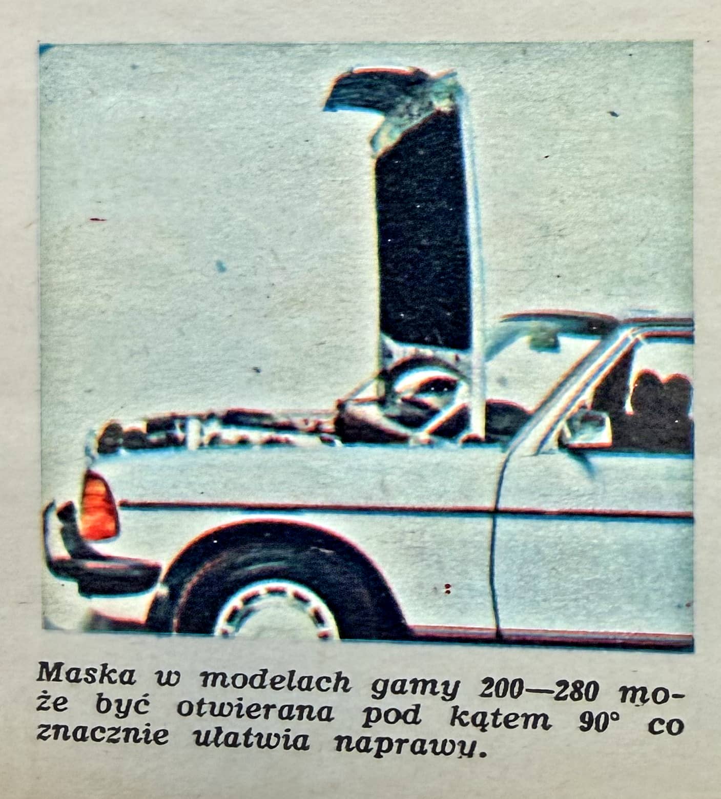 motor-numer-12-z-1976-roku-mercedes-w123-otwieranie-maski