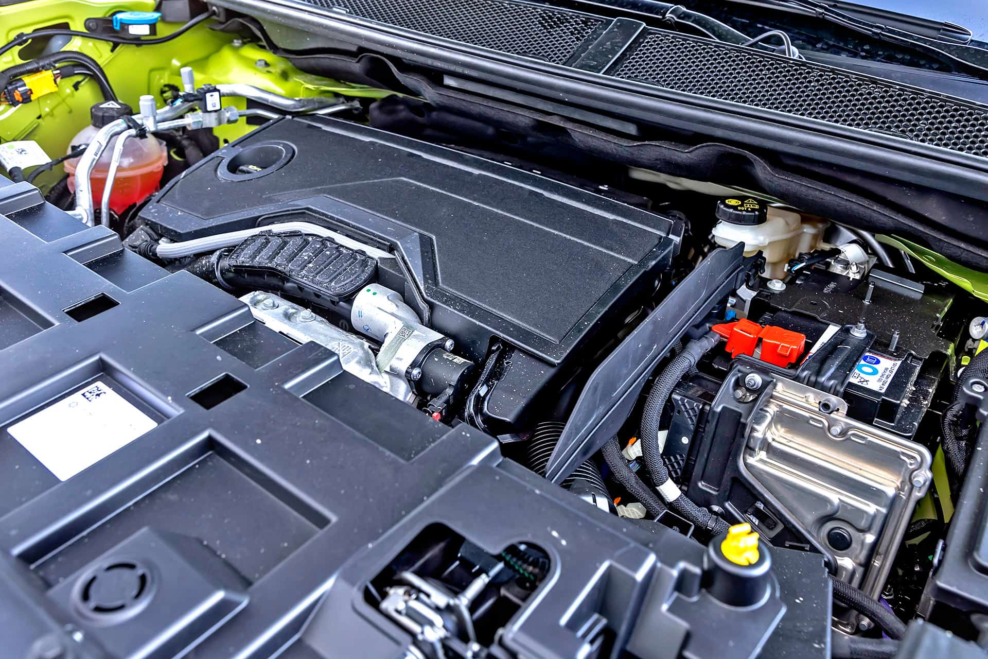 Jeep Compass III –  komora silnika