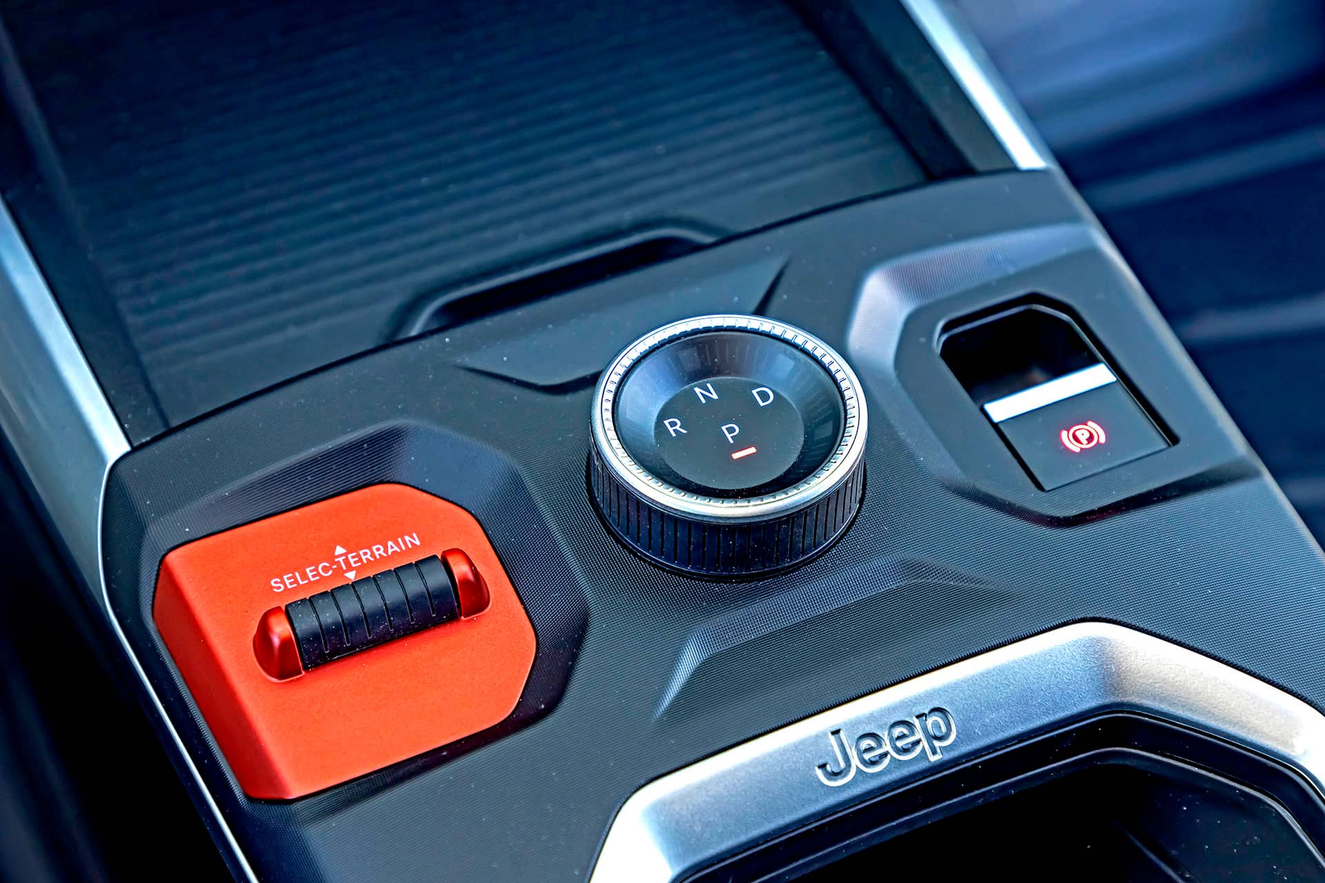 Jeep Compass III – Selec-Terain, wybierak biegów, hamulec awaryjny