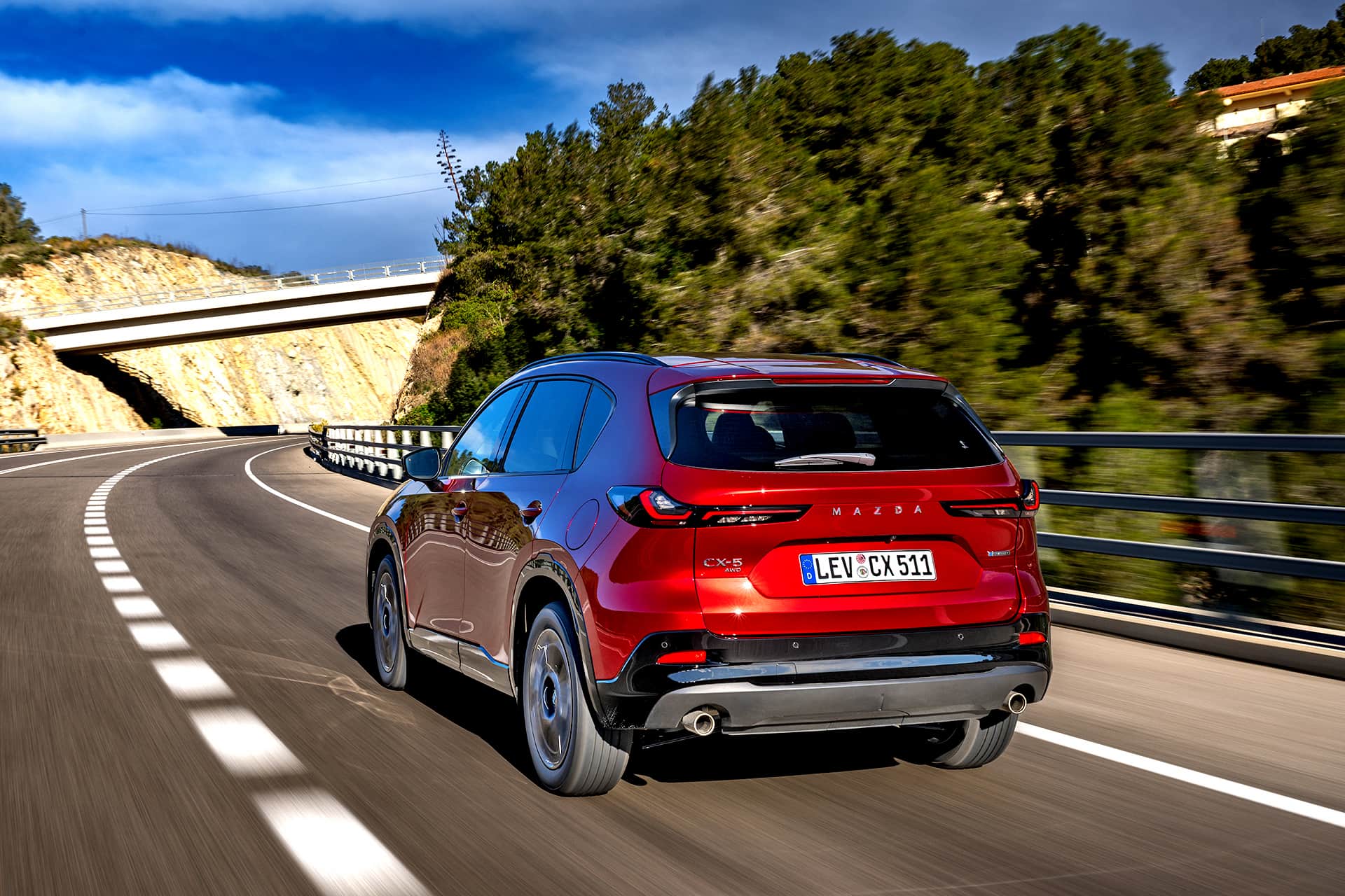 mazda-cx-5-iii-2026-tyl-w-ruchu