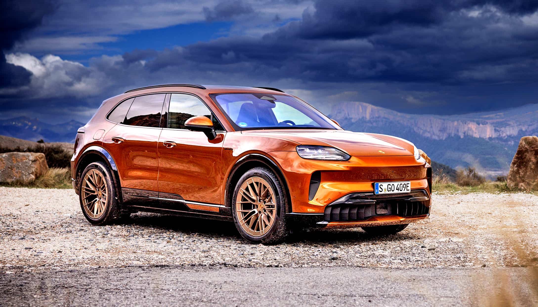 porsche-cayenne-electric-bok-przod