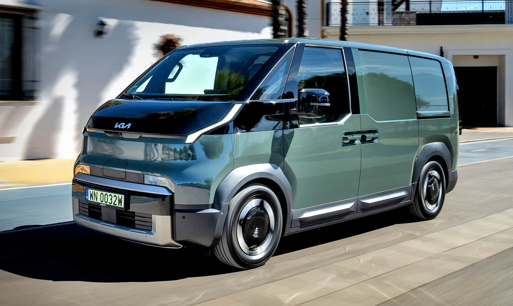 kia-pv5-cargo-przod-1