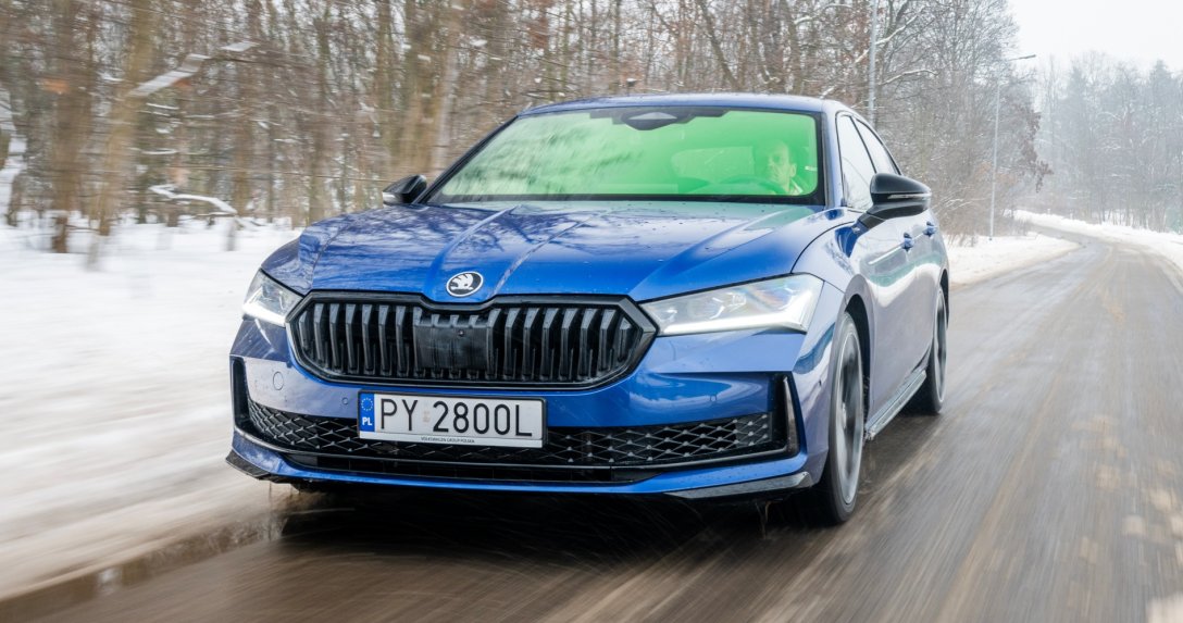 Skoda Superb przód