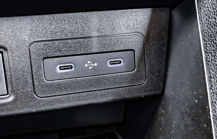 Dacia Sandero Stepway III Eco-G 120 auto Extreme – deska rozdzielcza, porty usb-c