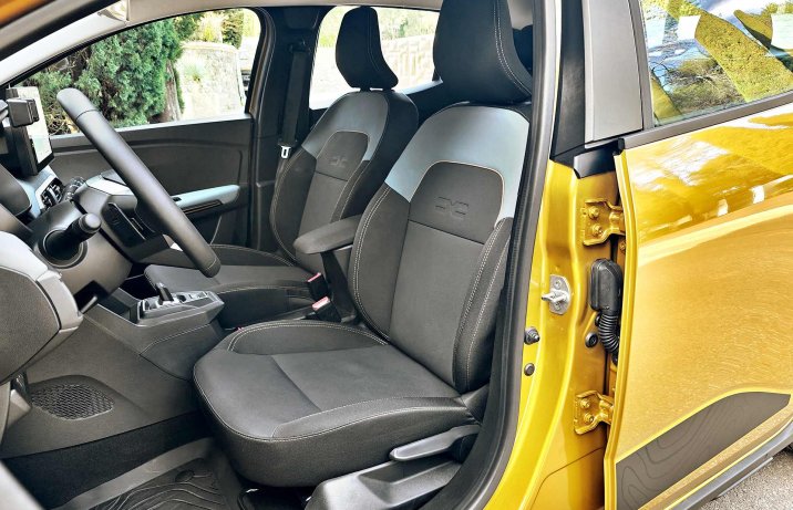 Dacia Sandero Stepway III Eco-G 120 Extreme – fotele