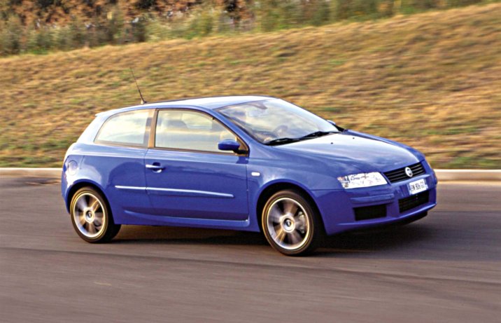 Fiat Abarth Stilo – bok w ruchu