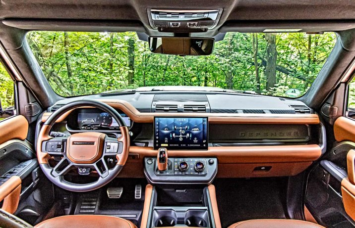 Land Rover Defender 110 OCTA – wnętrze, deska rozdzielcza