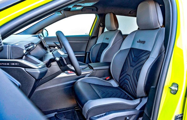 Jeep Compass III – fotele