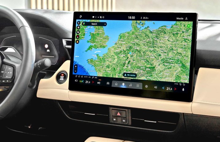 Mazda CX-5 III 2026 – ekran centralny z mapą