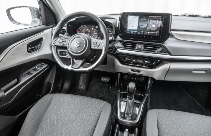 Suzuki Swift - kokpit