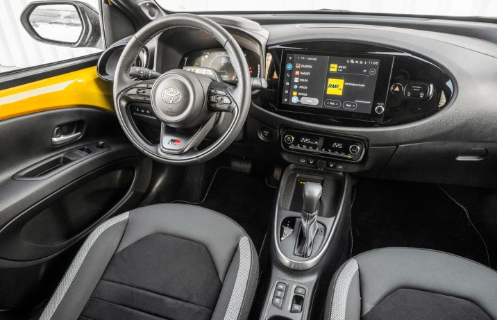 Toyota Aygo X - kokpit