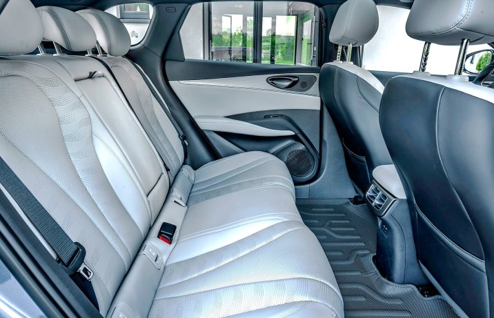 BYD Seal 6 DM-i Touring – wnętrze, kanapa