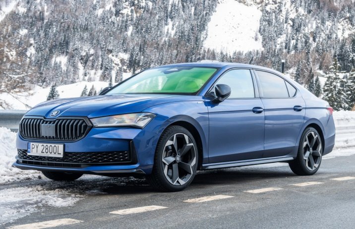 Skoda Superb – przód