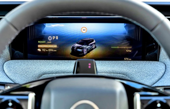 Citroën C5 Aircross – deska rozdzielcza, wyświetlacz, zasięg