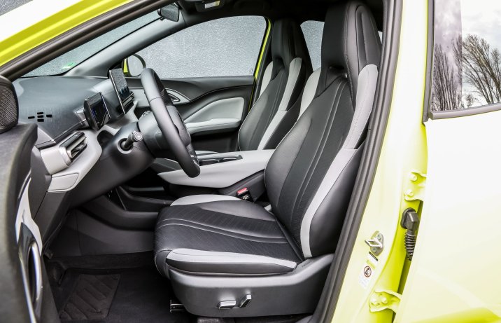 BYD Dolphin Surf - fotele