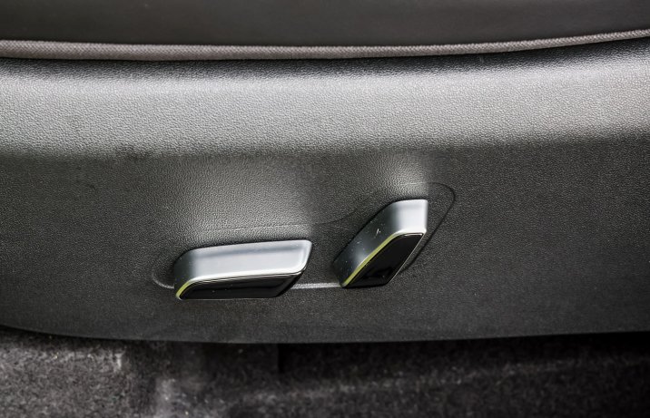 BYD Dolphin Surf - regulacja fotela