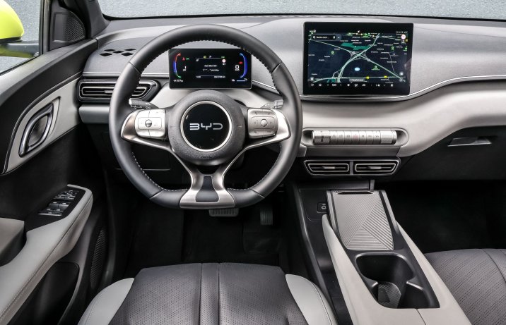 BYD Dolphin Surf - kokpit