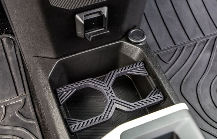 Dacia Spring - cupholdery