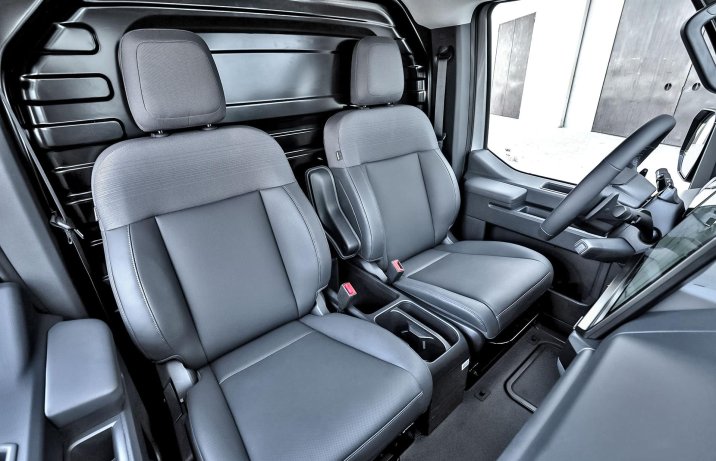 Kia PV5  Cargo – wnętrze, fotele