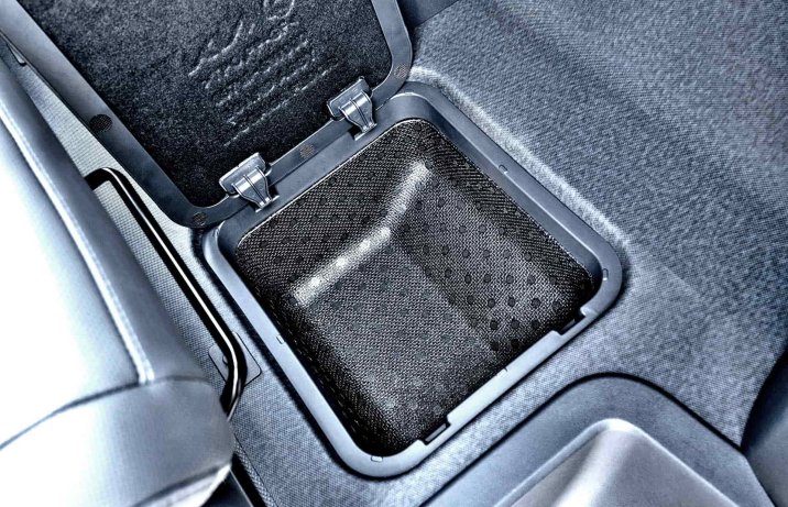 Kia PV5  Cargo – wnętrze, schowek