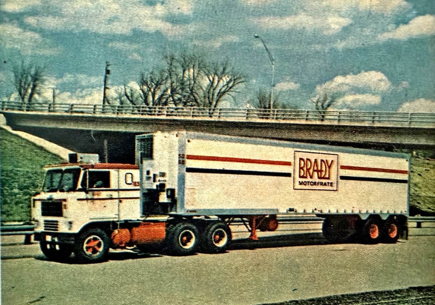 motor-numer-14-1976-reportaz-cb-radio-usa-ciezarowka-1