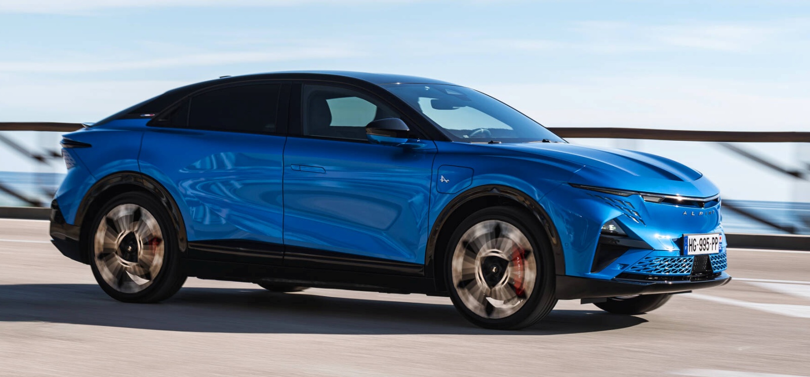 alpine-a390-gt-przod-2