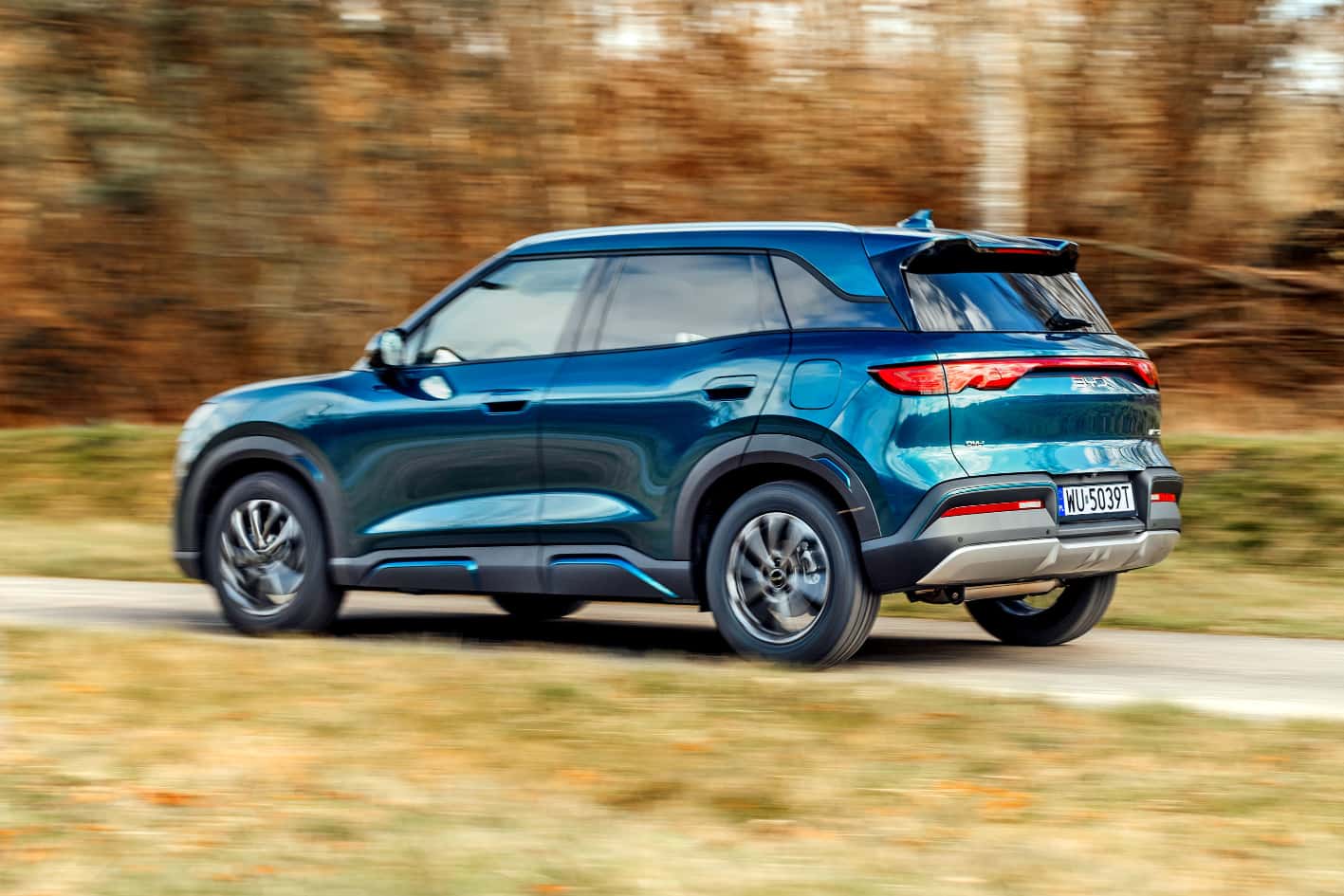 BYD Atto 2 DM-i – bok tył