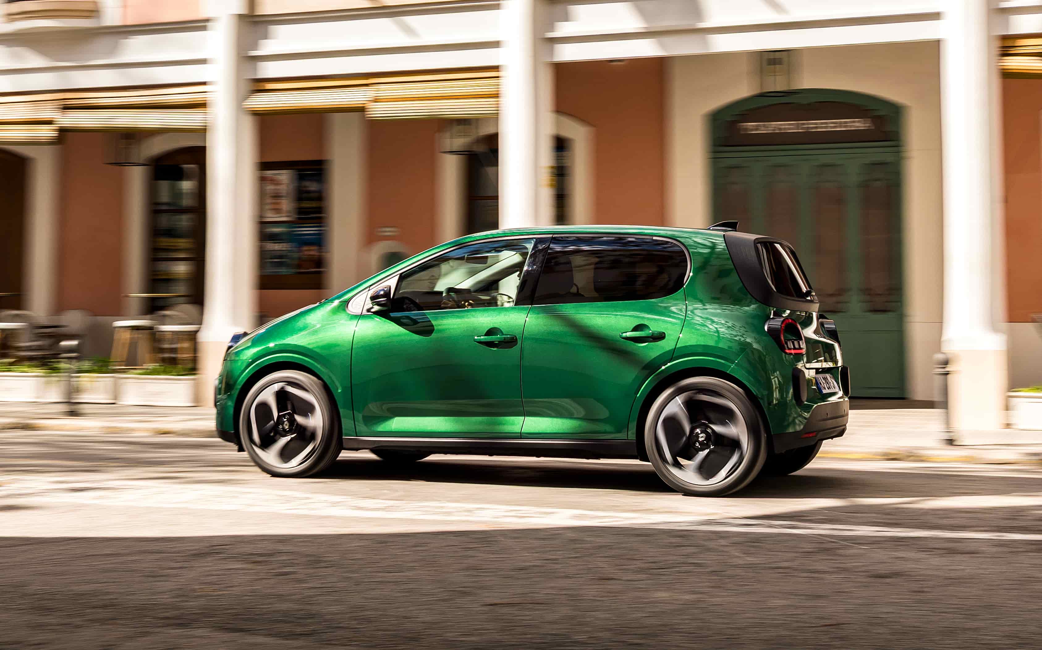 Renault-Twingo-E-Tech-bok