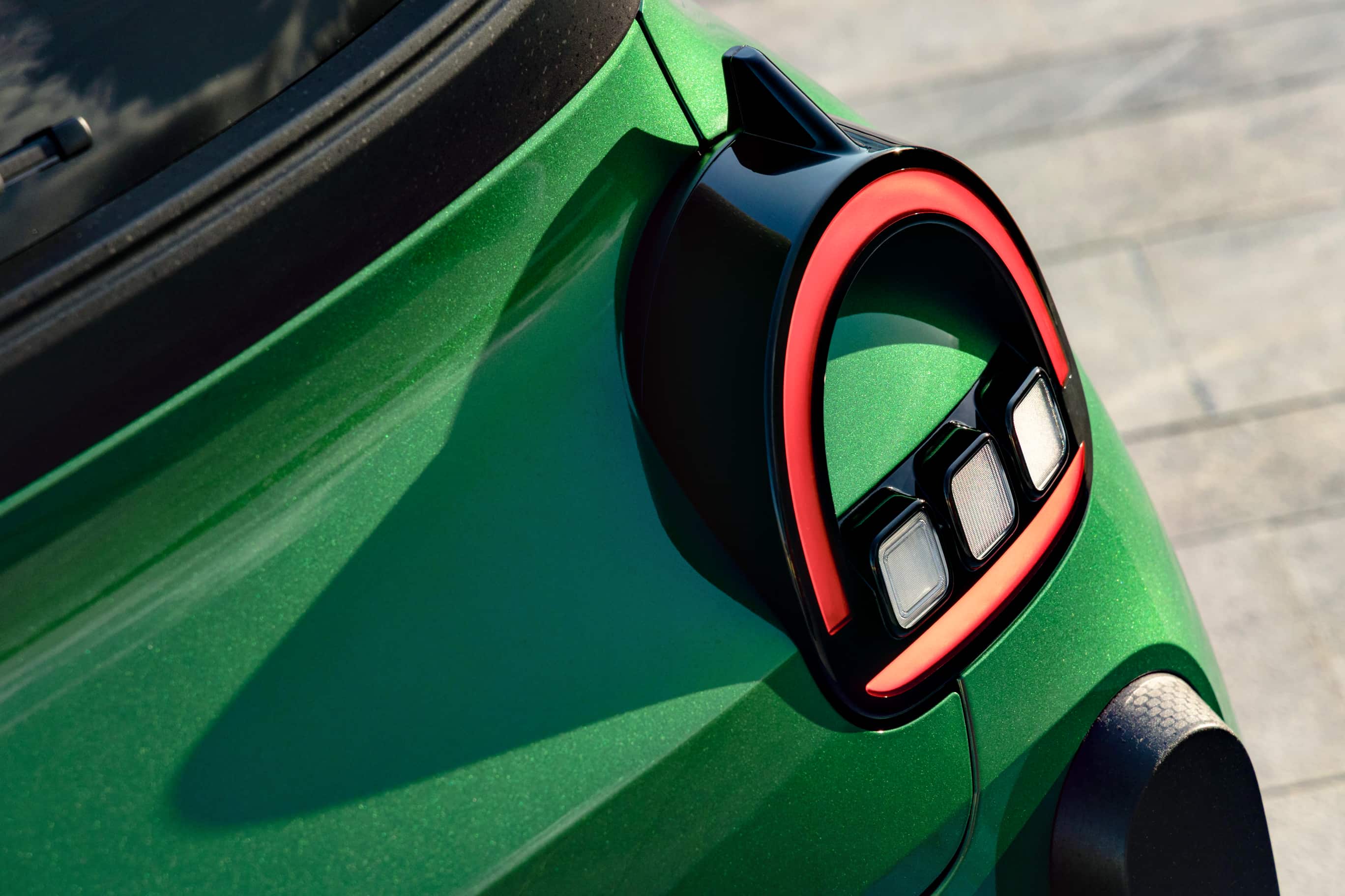 Renault-Twingo-E-Tech-tylne-swiatlo