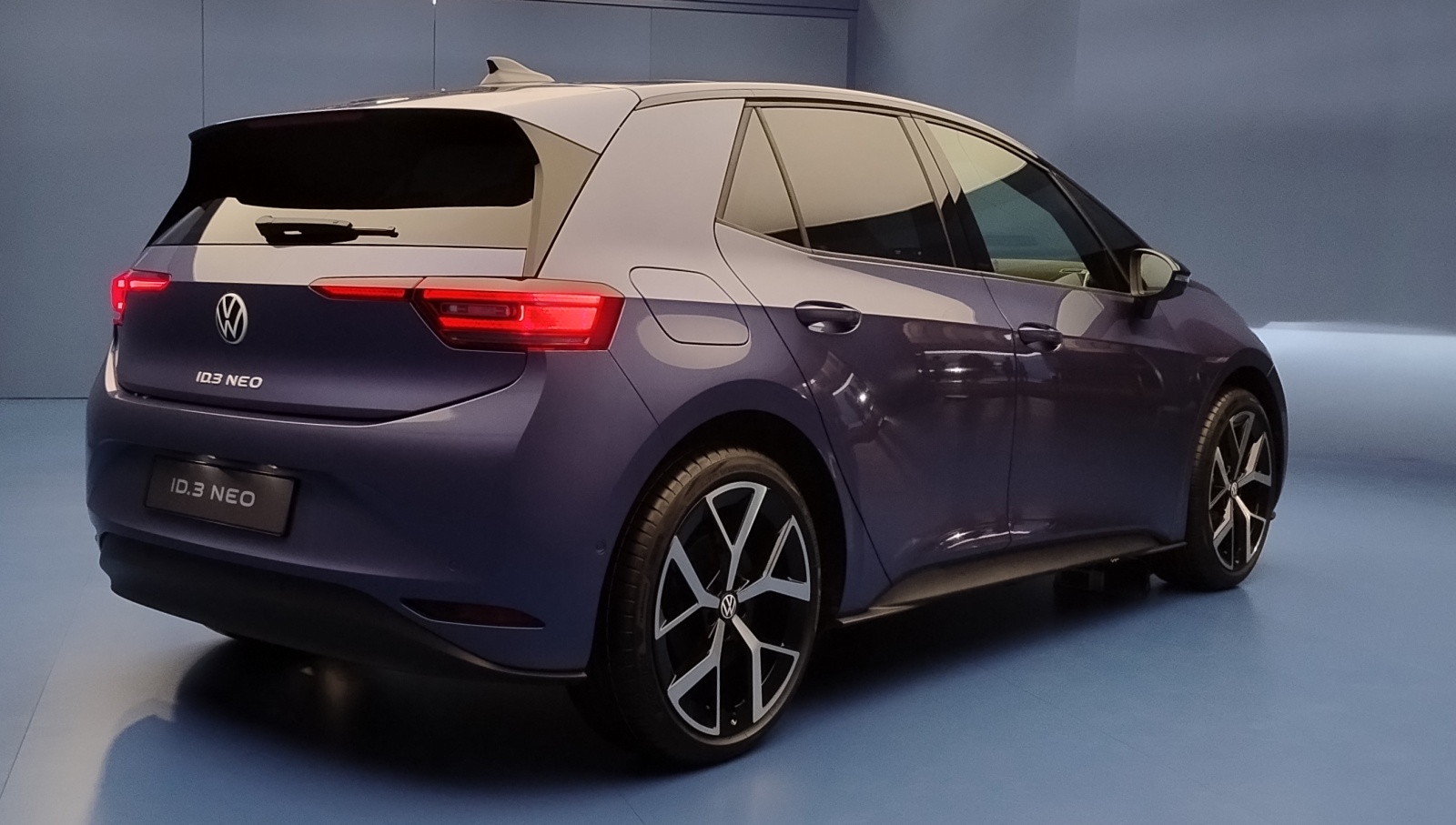 volkswagen-id3-neo-tyl-1