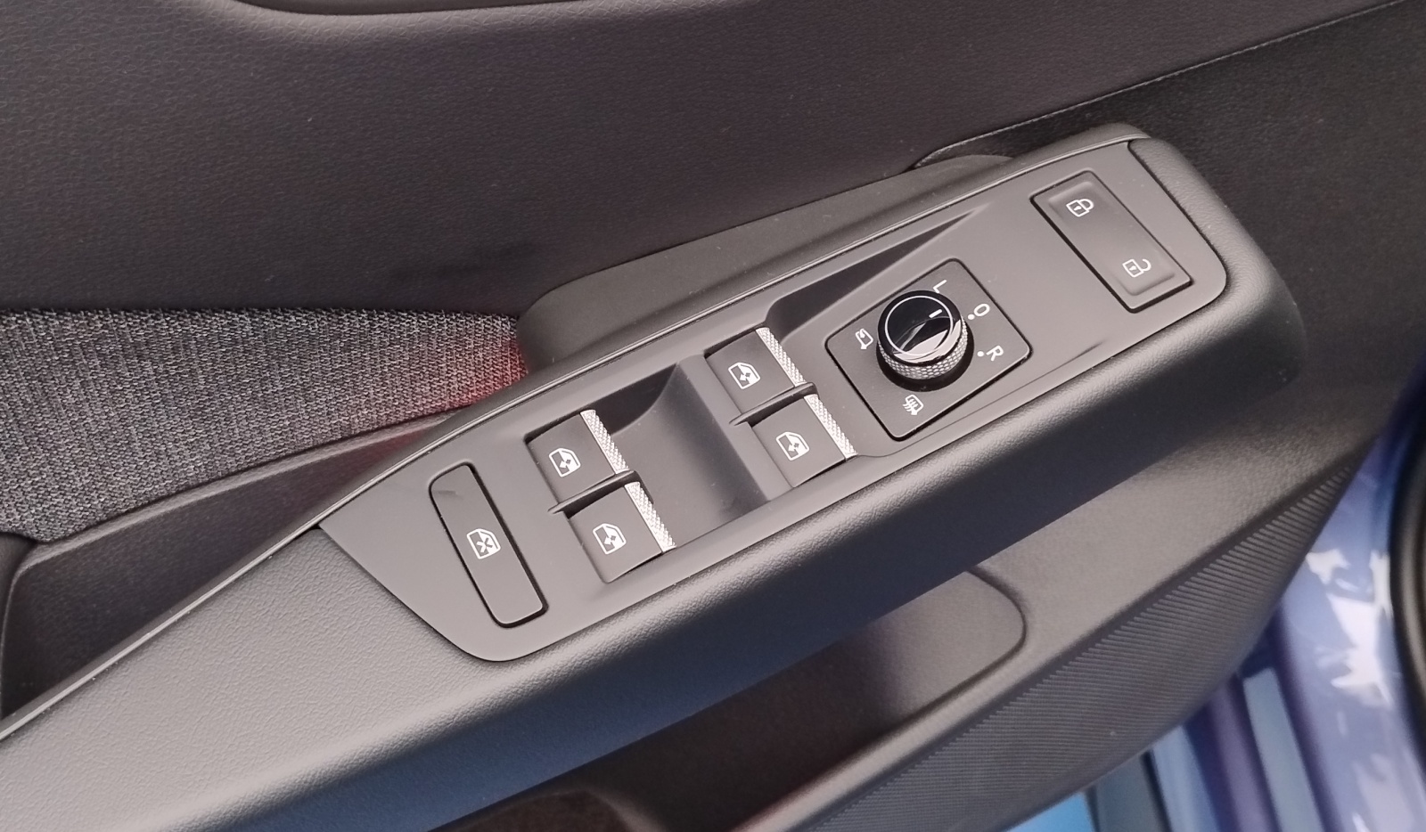 volkswagen-id3-neo-przelacznik-szyb