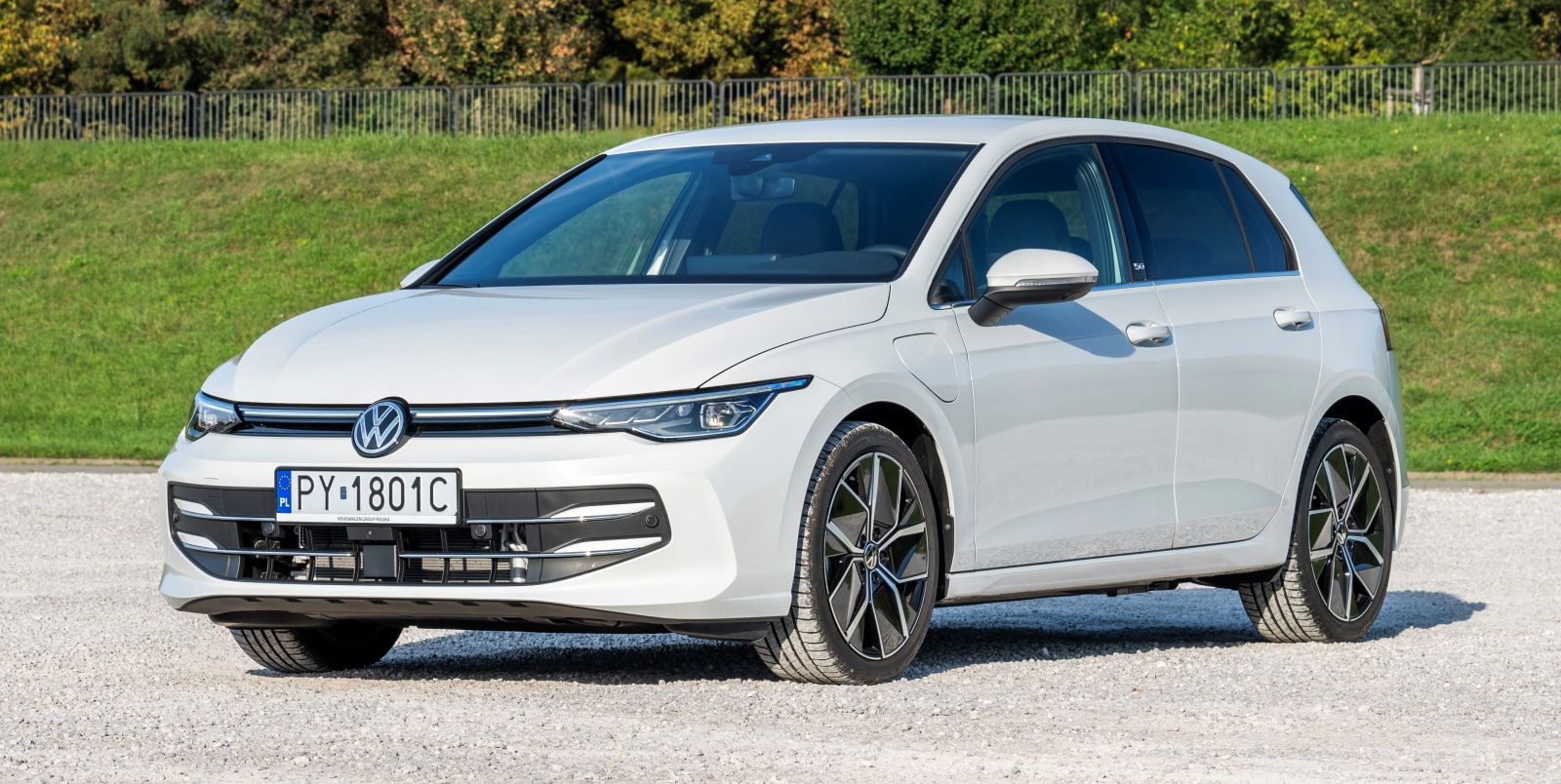 KSZ_VW_GOLF_VIII_FL_eHYBRID_EXTERIOR_002