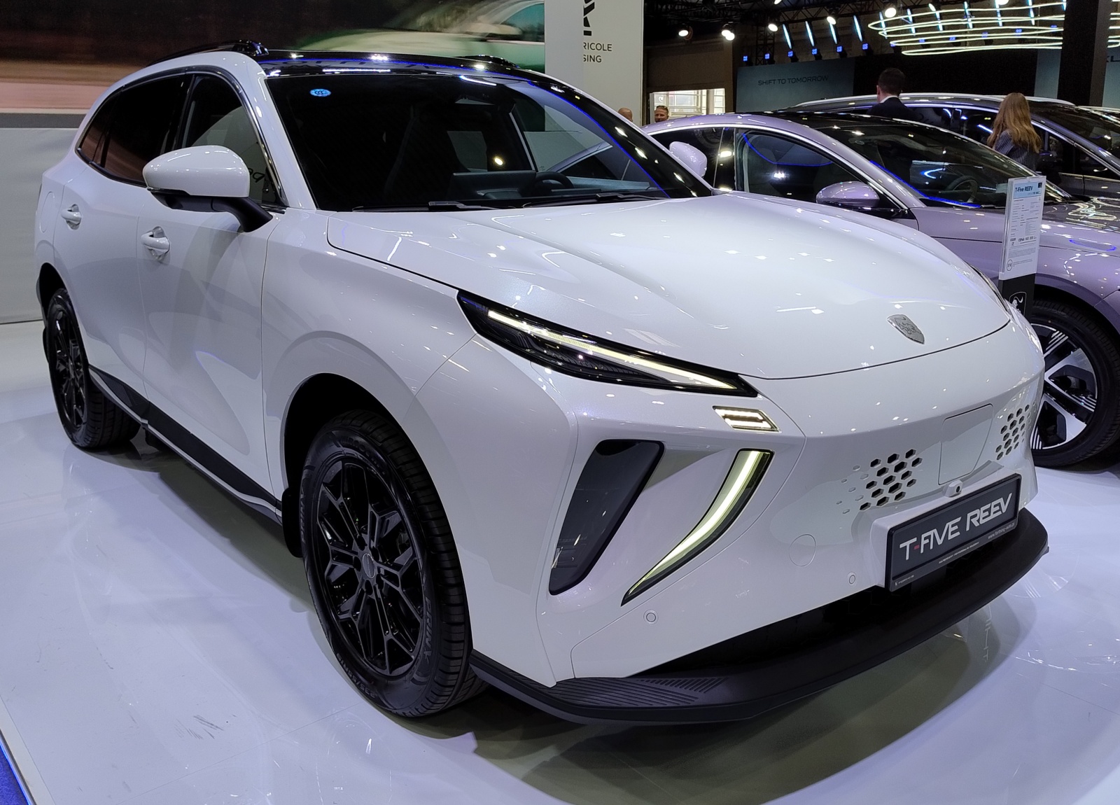 forthing-t-five-reev-przod