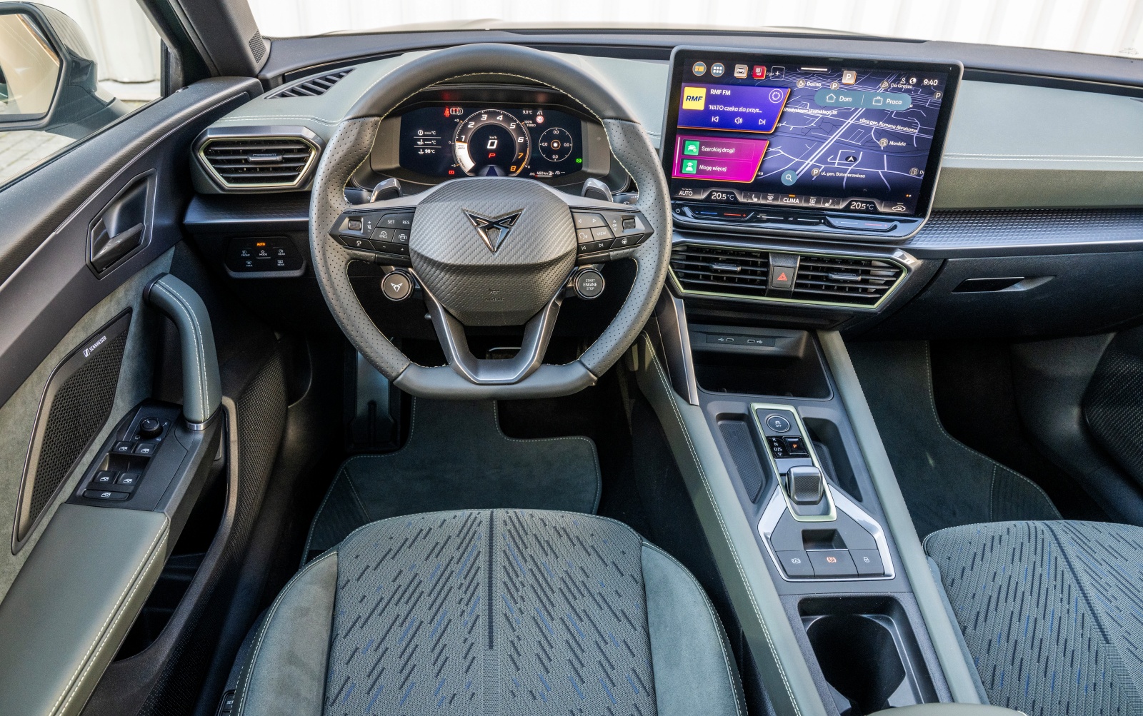 cupra-leon-sportstourer-vz-deska-rozdzielcza