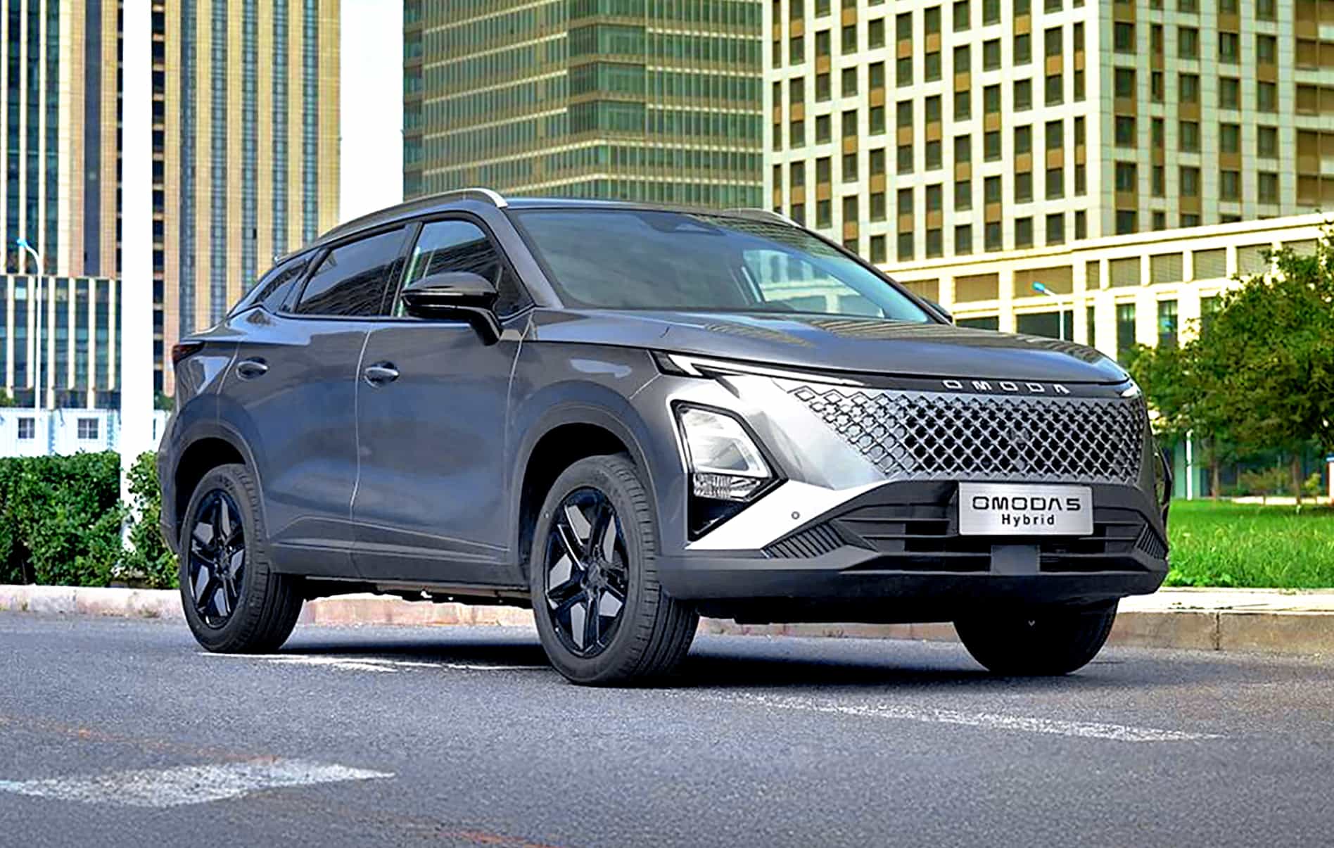 omoda-5-hybrid-przod