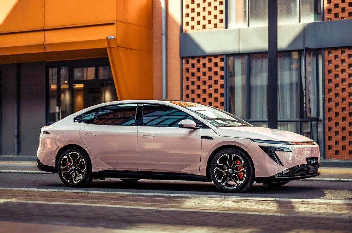 Nissan N7_02