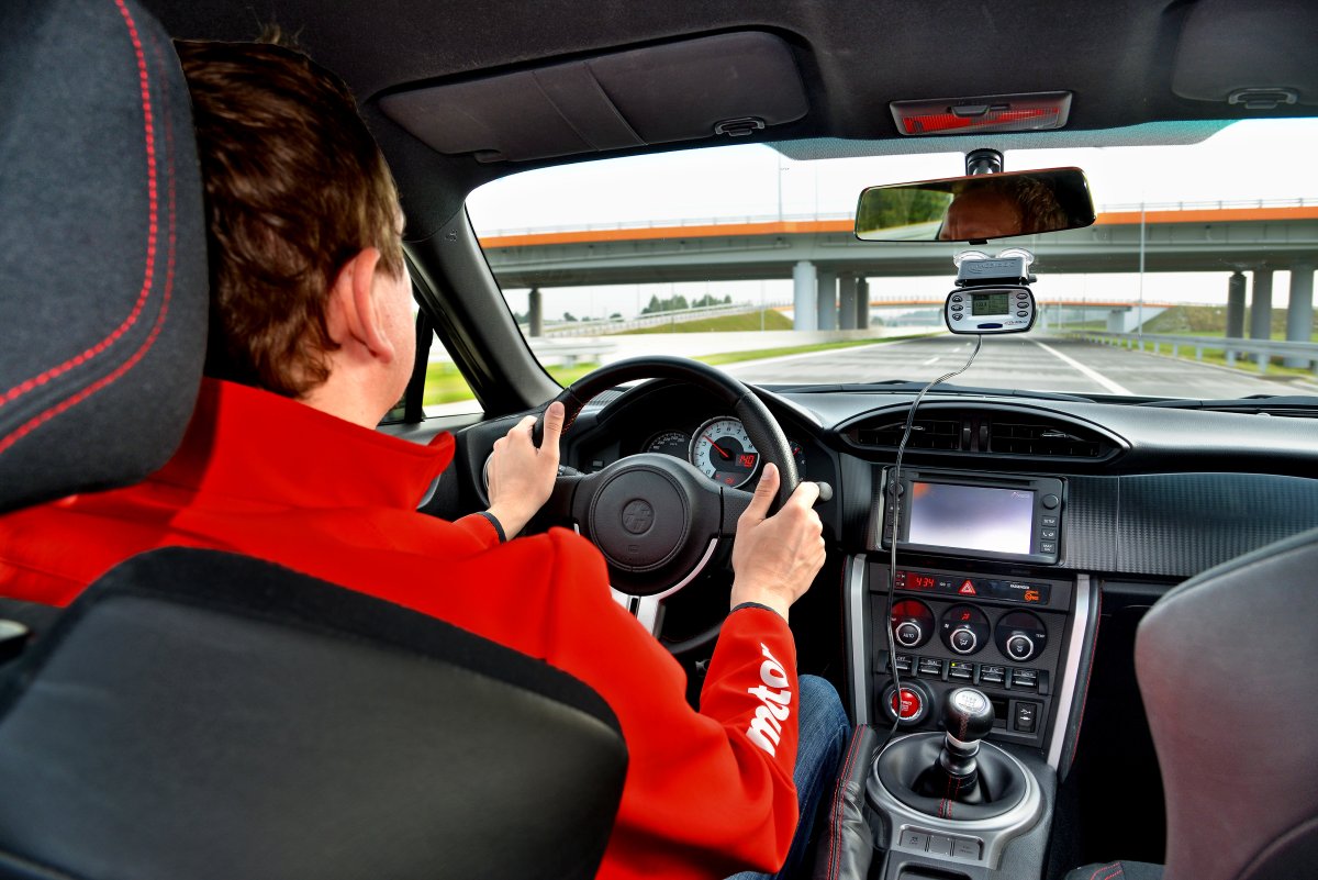 Auto ściąga na bok? Oto prawdopodobne przyczyny