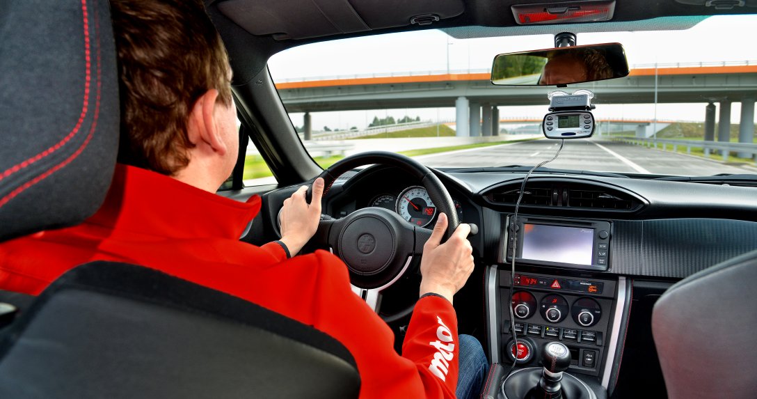 Auto ściąga na bok? Oto prawdopodobne przyczyny