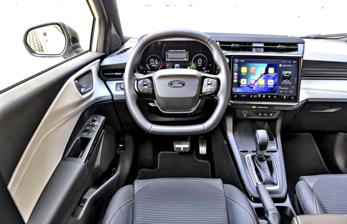 Ford Puma 1.0 EcoBoost Hybrid 155 ST-Line X (2026) – test, porównanie - kokpit, deska rozdzielcza