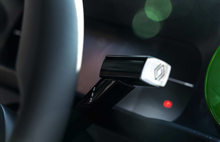 Renault Twingo E-Tech – deska rozdzielcza, dźwignia wyboru kierunku jazdy