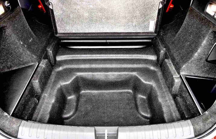 GAC Hyptec HT Elite – wnętrze, bagażnik, schowek pod podłogą